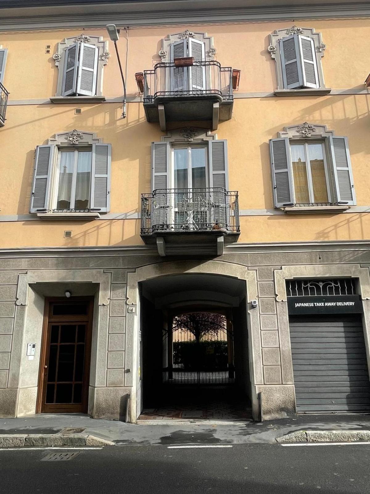Gelsomino Appartamento Con Posto Auto Nel Centro Di モンツァ エクステリア 写真